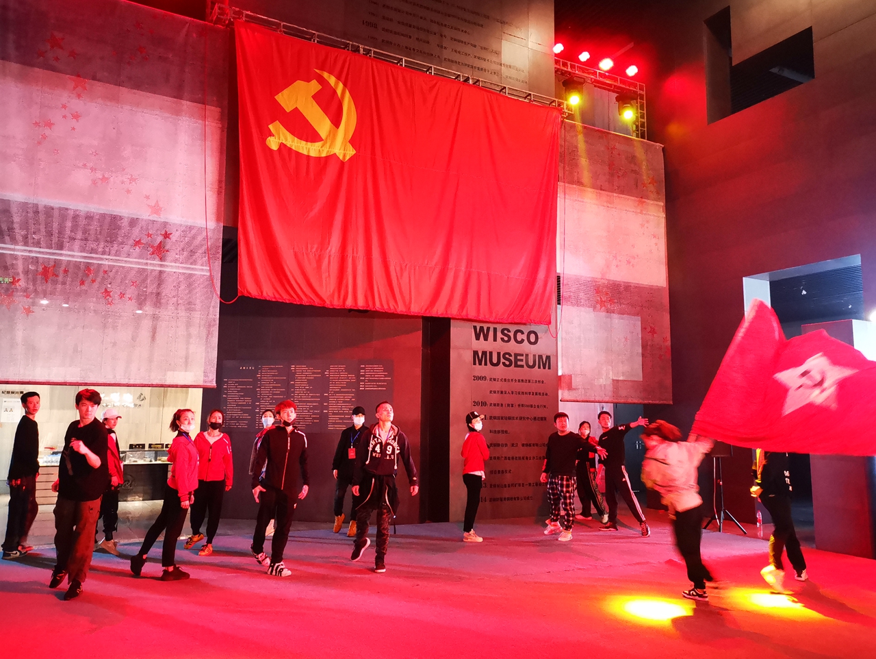 我司为宝钢“一心向党”红色演出提供保障(图2)